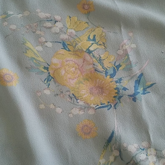 Floral LC Blouse - Picture 3 of 5